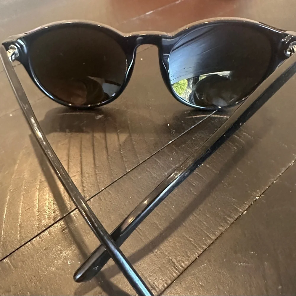 Coach Black Sunglasses with Orange Case - Picture 13 of 15